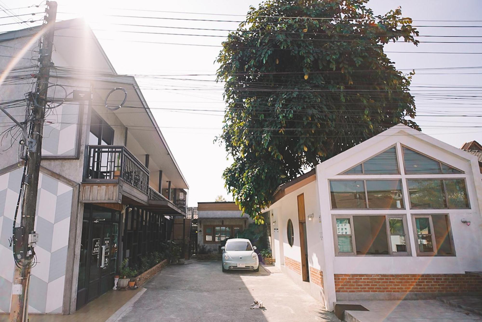 Sleepy House Chiang Rai Bed & Breakfast Ngoại thất bức ảnh