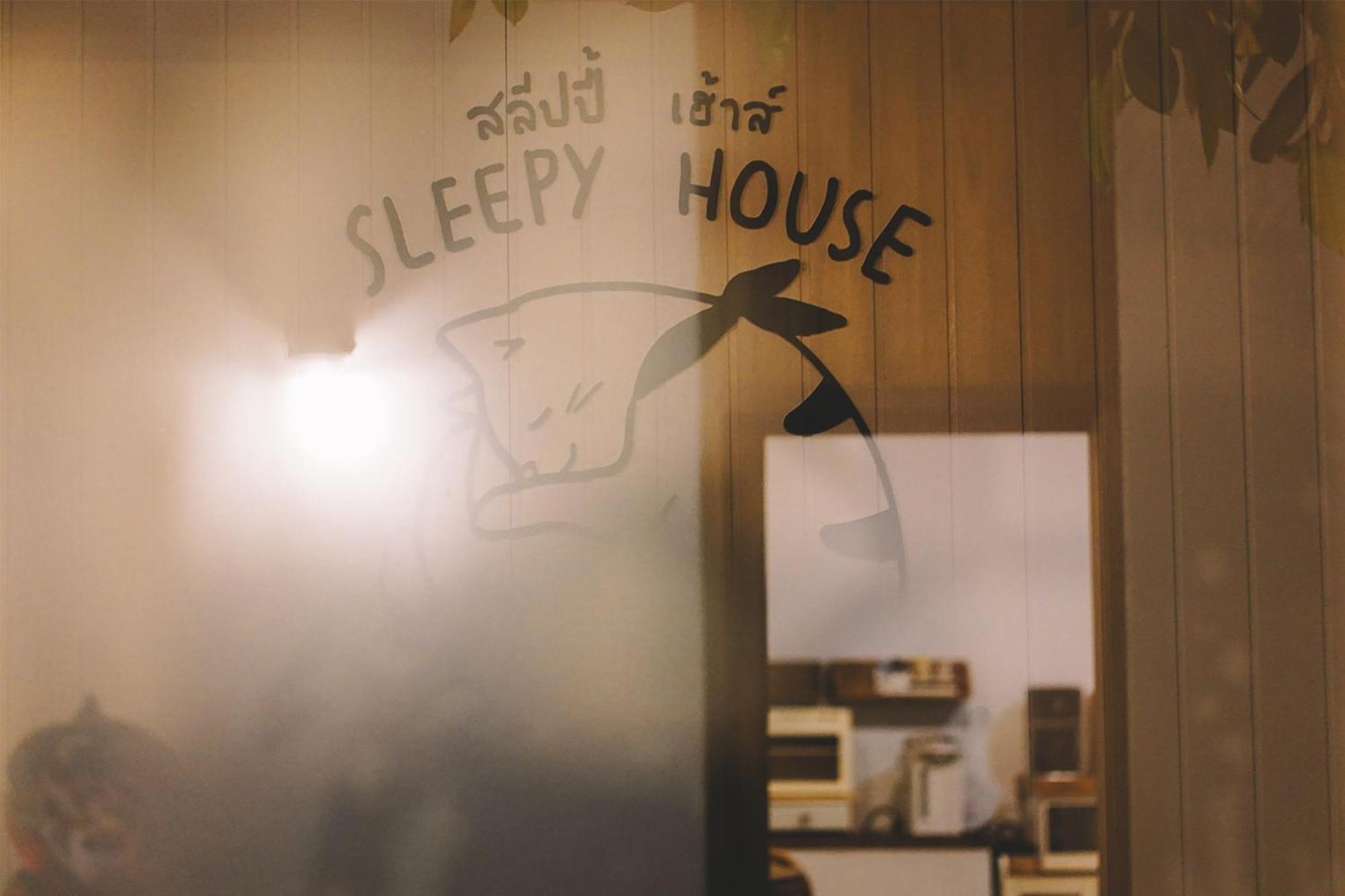 Sleepy House Chiang Rai Bed & Breakfast Ngoại thất bức ảnh